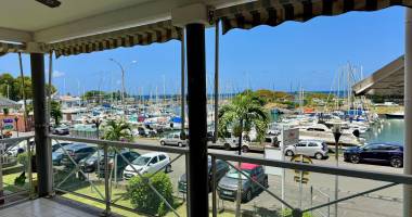 gourbeyre marina de rivière sens, appartement t3 au 1er étage avec vue sur la marina